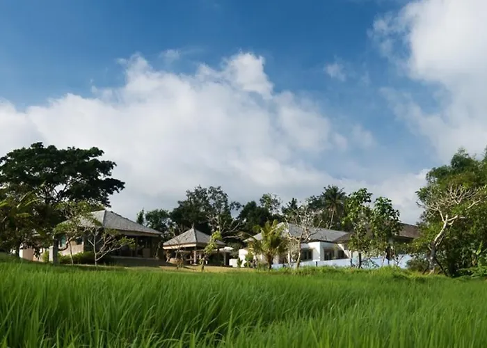 Bali Luxury Boutique And Resort 4*